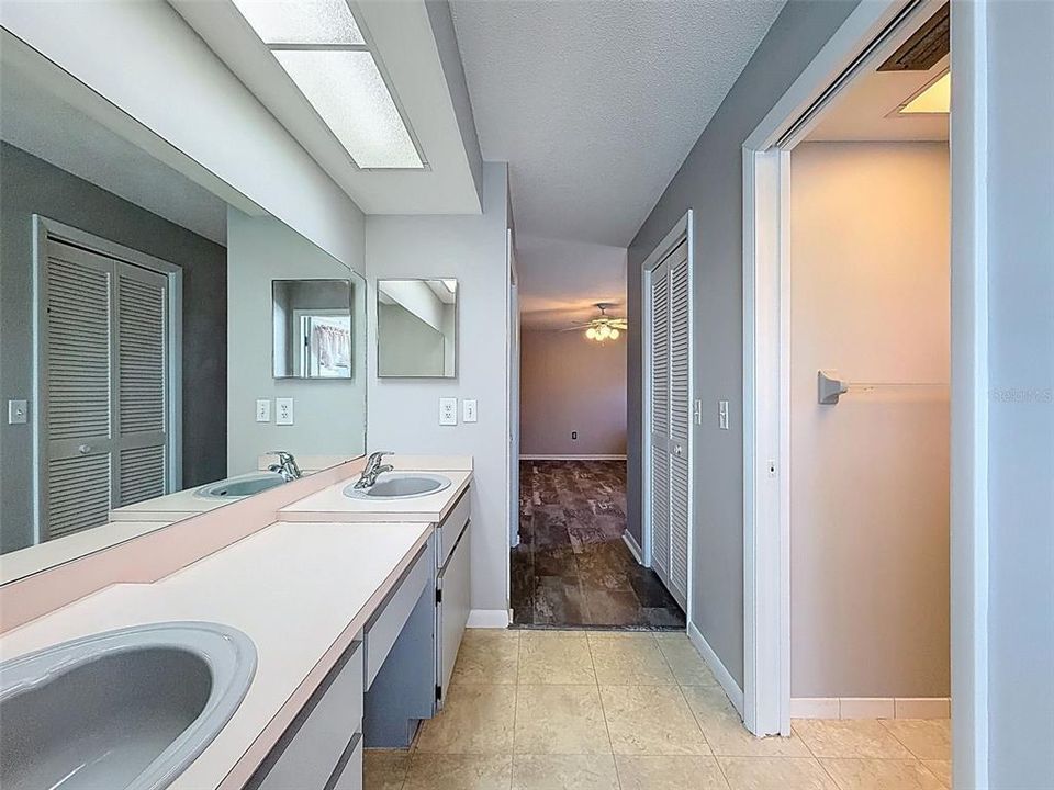 Activo con contrato: $280,000 (3 camas, 2 baños, 1453 Pies cuadrados)