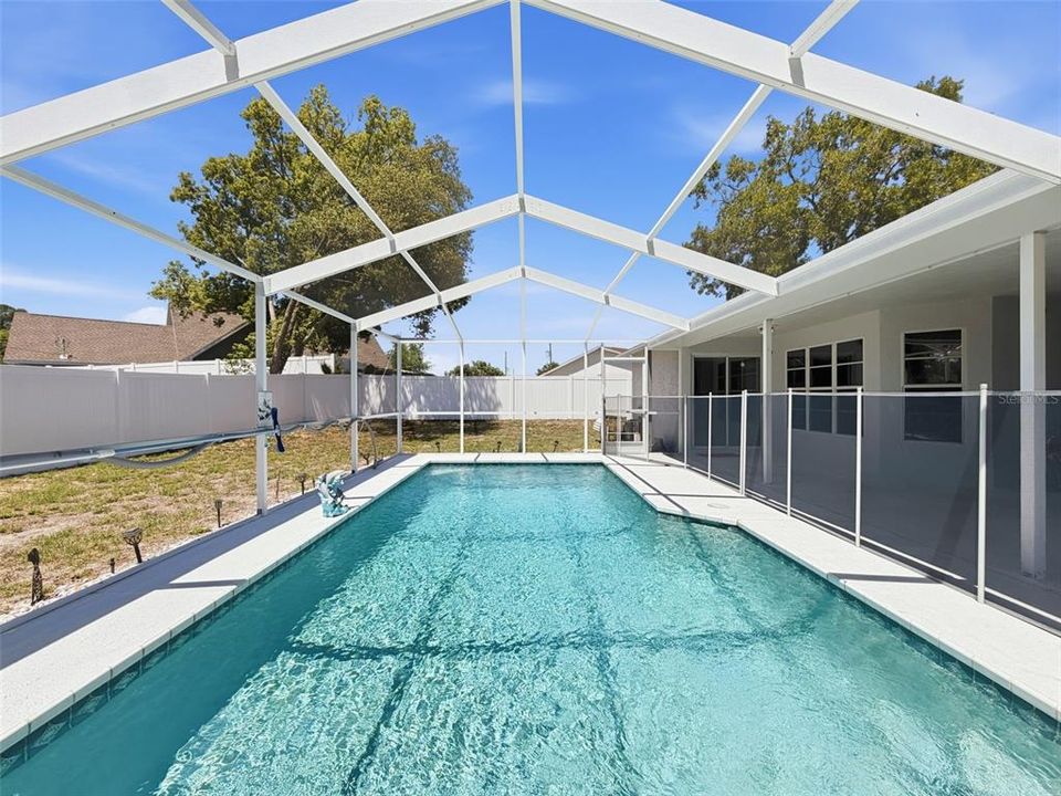 Activo con contrato: $280,000 (3 camas, 2 baños, 1453 Pies cuadrados)