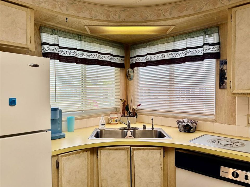 For Sale: $139,000 (2 beds, 2 baths, 1056 Square Feet)