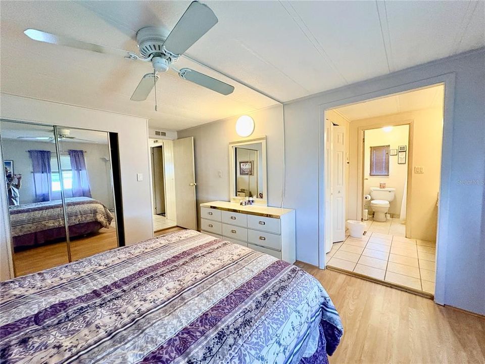 For Sale: $139,000 (2 beds, 2 baths, 1056 Square Feet)