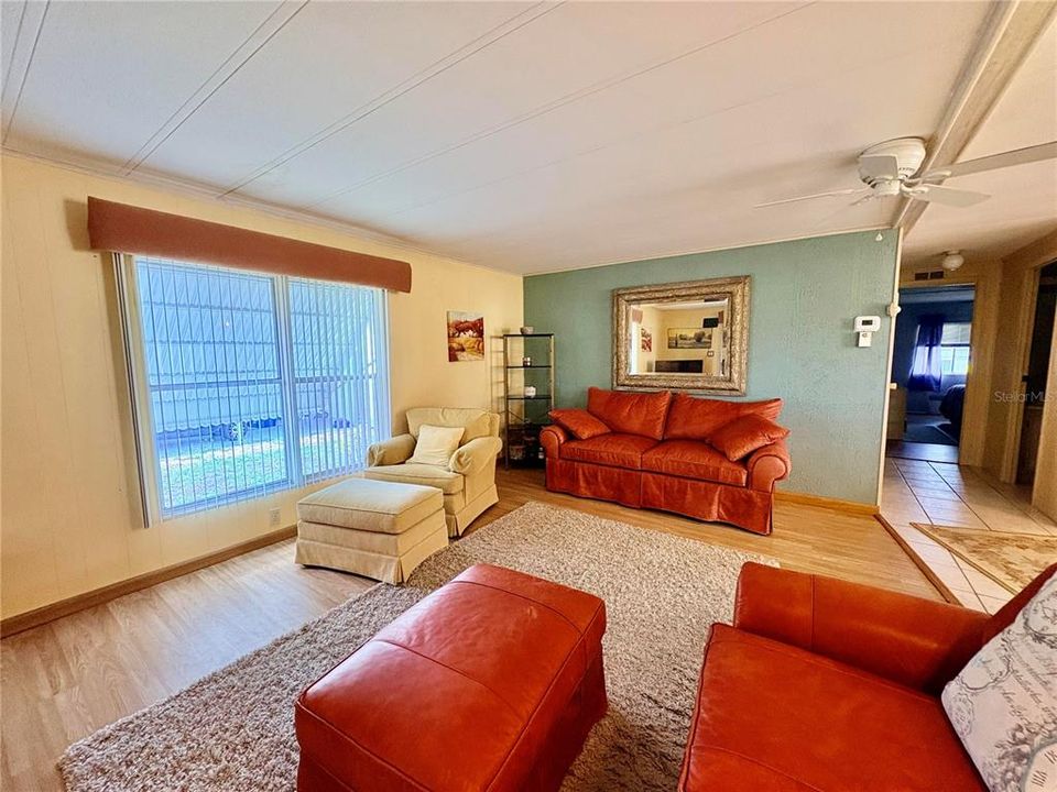 For Sale: $139,000 (2 beds, 2 baths, 1056 Square Feet)
