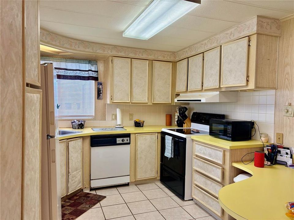 For Sale: $139,000 (2 beds, 2 baths, 1056 Square Feet)