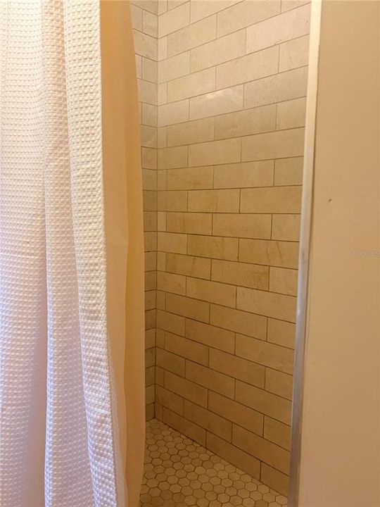 For Sale: $139,000 (2 beds, 2 baths, 1056 Square Feet)