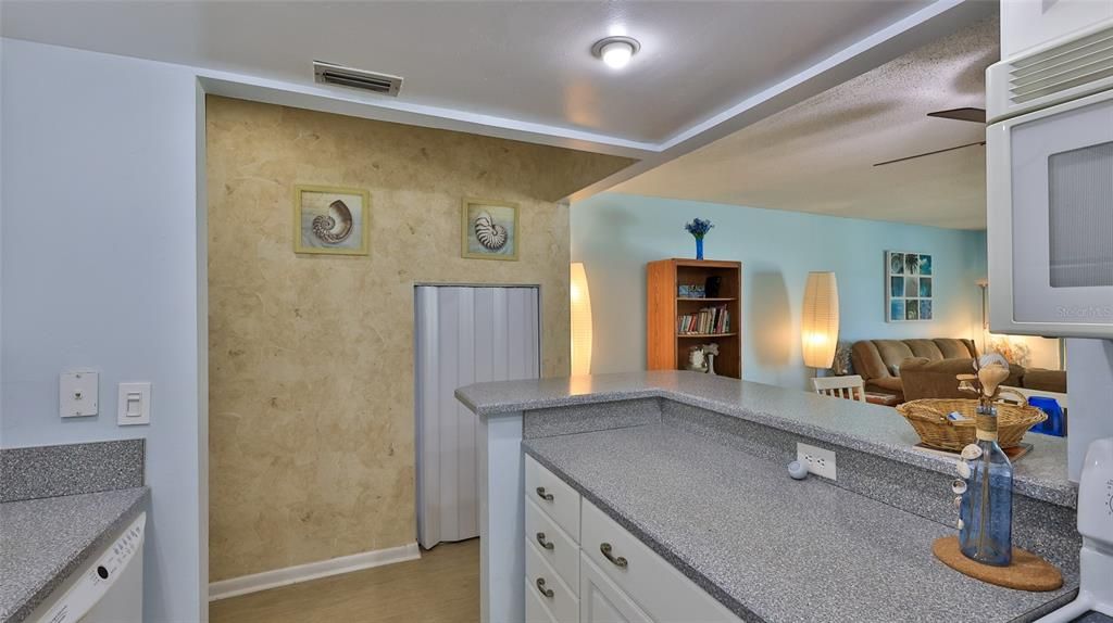 For Sale: $249,519 (2 beds, 2 baths, 1216 Square Feet)