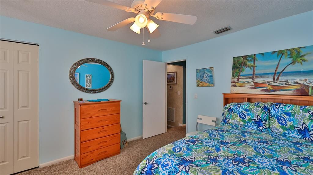 For Sale: $249,519 (2 beds, 2 baths, 1216 Square Feet)