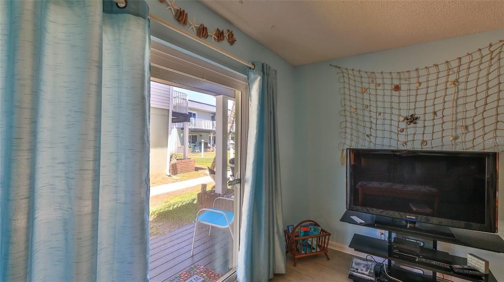 For Sale: $249,519 (2 beds, 2 baths, 1216 Square Feet)