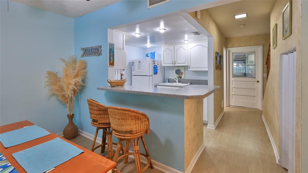 For Sale: $249,519 (2 beds, 2 baths, 1216 Square Feet)