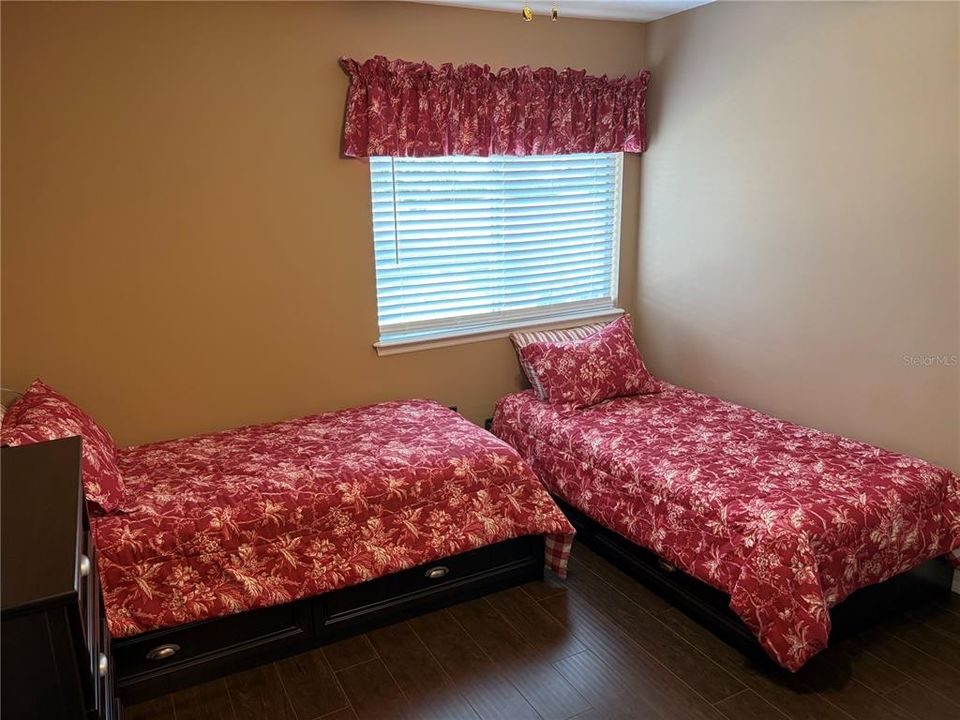 For Sale: $850,000 (4 beds, 4 baths, 2978 Square Feet)