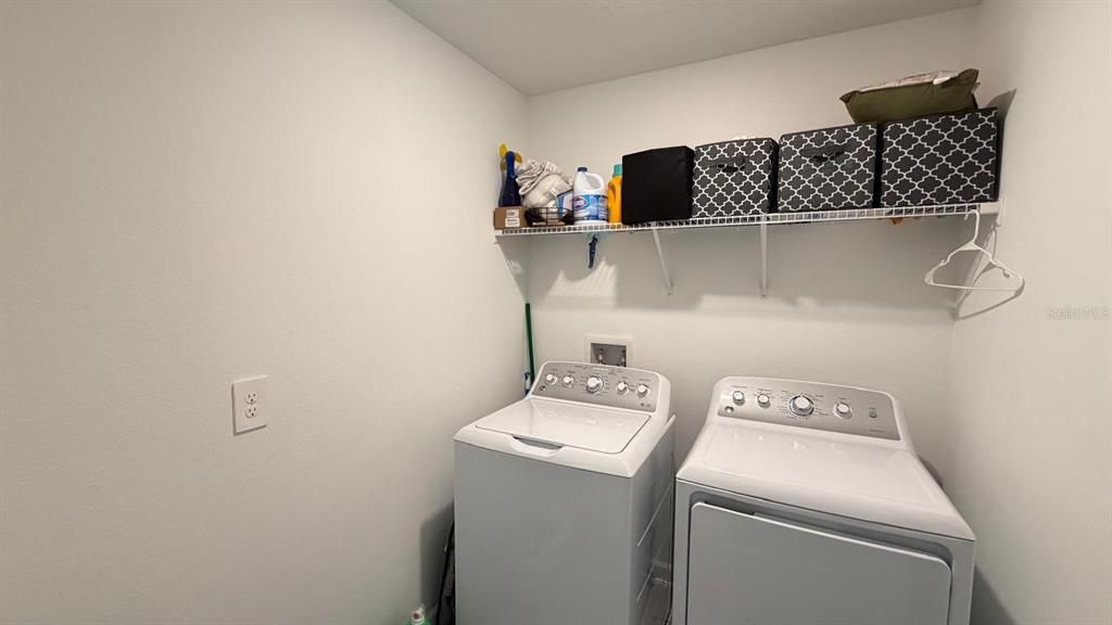 En Renta: $3,300 (4 camas, 3 baños, 2496 Pies cuadrados)