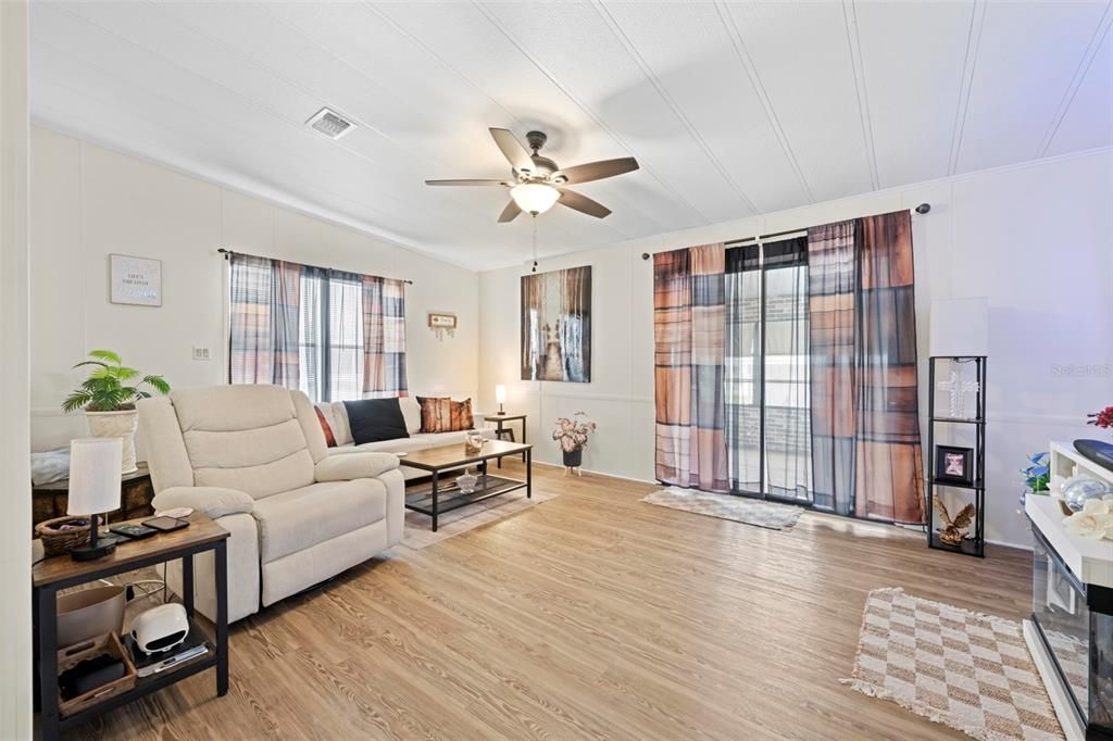 Activo con contrato: $184,900 (2 camas, 2 baños, 1248 Pies cuadrados)