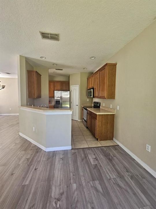 For Sale: $249,900 (3 beds, 2 baths, 1705 Square Feet)