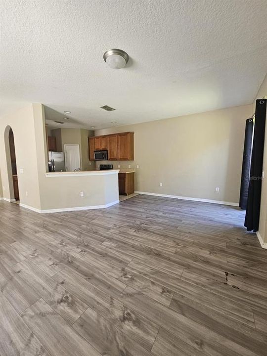For Sale: $249,900 (3 beds, 2 baths, 1705 Square Feet)