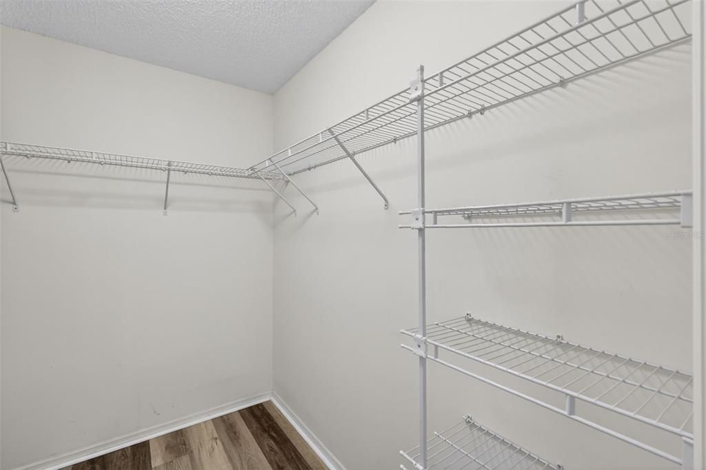 Activo con contrato: $250,000 (2 camas, 2 baños, 1156 Pies cuadrados)