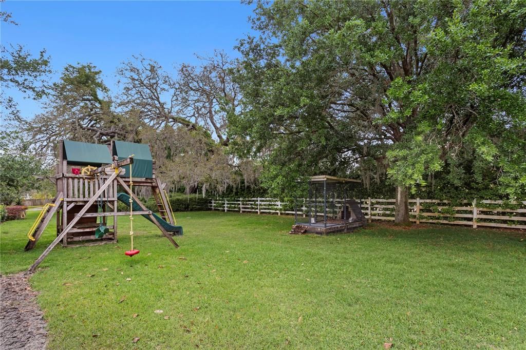For Sale: $3,550,000 (4 beds, 5 baths, 4892 Square Feet)