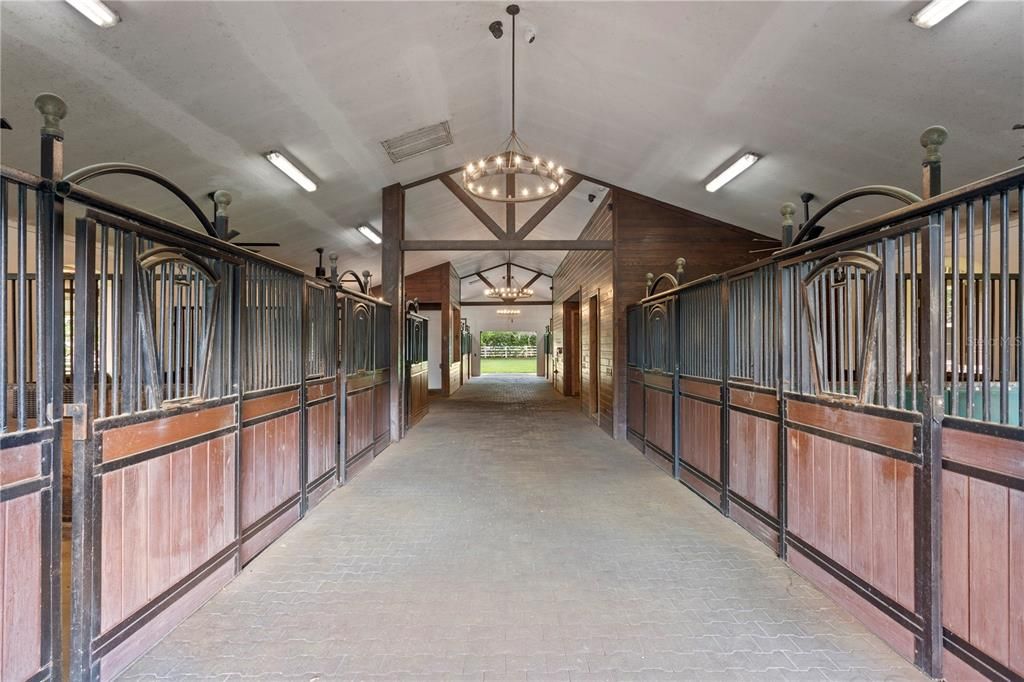 For Sale: $3,550,000 (4 beds, 5 baths, 4892 Square Feet)