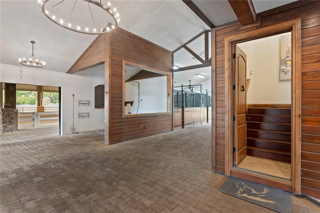 For Sale: $3,550,000 (4 beds, 5 baths, 4892 Square Feet)