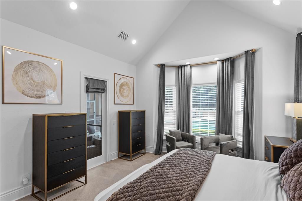 For Sale: $3,550,000 (4 beds, 5 baths, 4892 Square Feet)