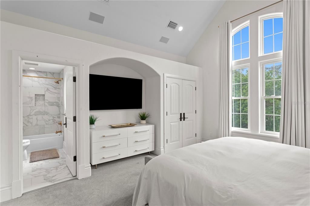 For Sale: $3,550,000 (4 beds, 5 baths, 4892 Square Feet)