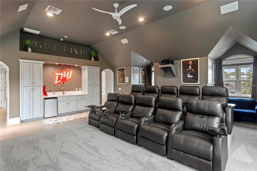 For Sale: $3,550,000 (4 beds, 5 baths, 4892 Square Feet)