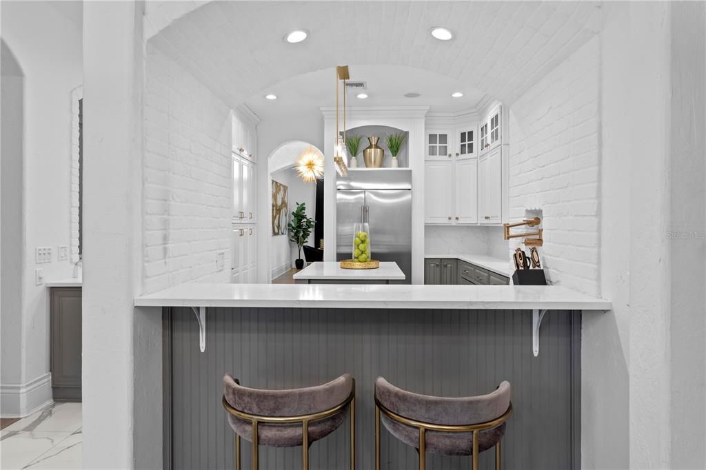 For Sale: $3,550,000 (4 beds, 5 baths, 4892 Square Feet)