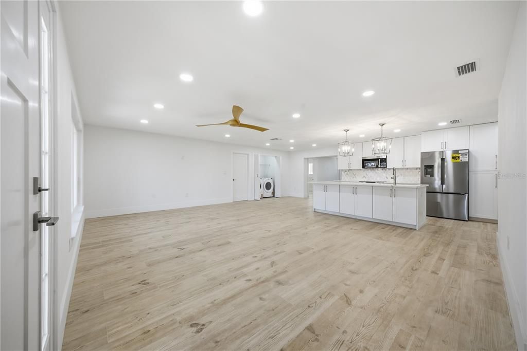 For Rent: $3,700 (4 beds, 2 baths, 1703 Square Feet)
