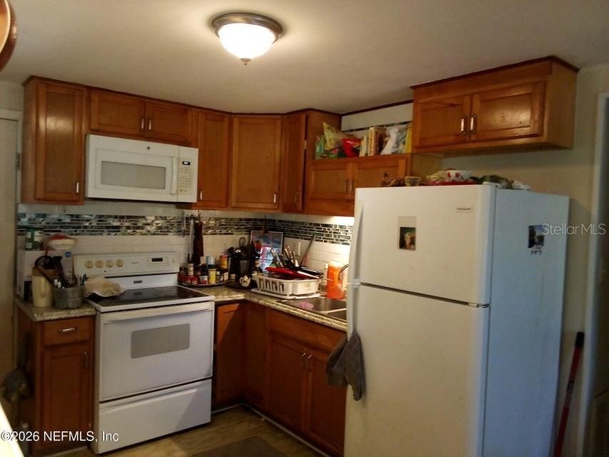 For Sale: $82,500 (2 beds, 2 baths, 1056 Square Feet)