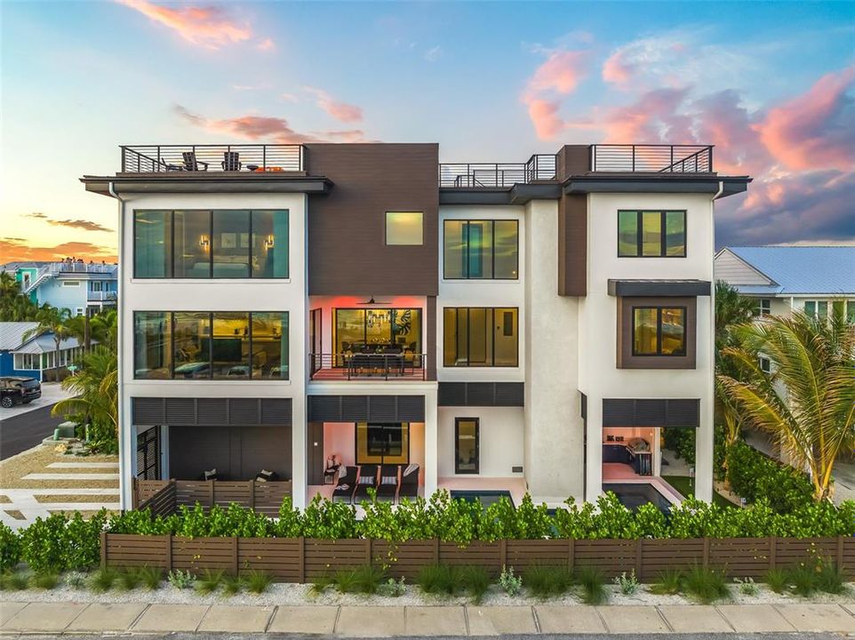 На продажу: $6,295,000 (6 спален, 5 ванн, 3375 Квадратных фут)