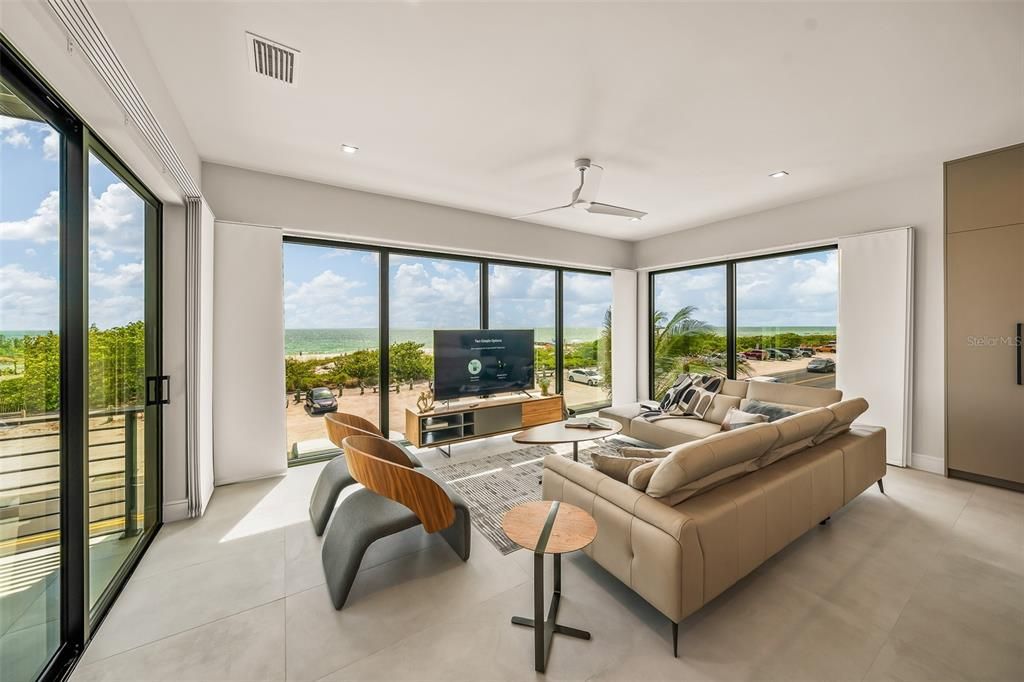 На продажу: $6,295,000 (6 спален, 5 ванн, 3375 Квадратных фут)