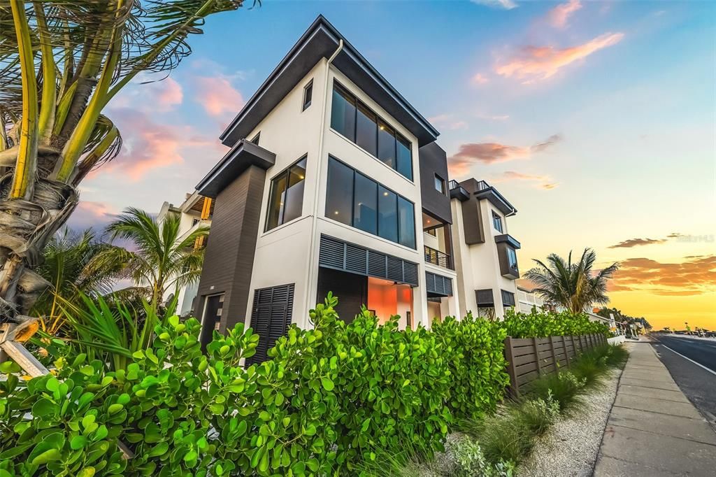 На продажу: $6,295,000 (6 спален, 5 ванн, 3375 Квадратных фут)