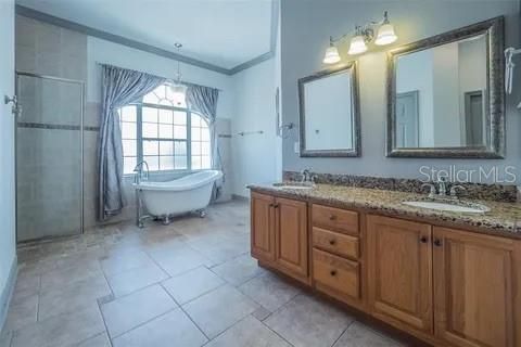 В аренду: $2,700 (4 спален, 2 ванн, 2168 Квадратных фут)