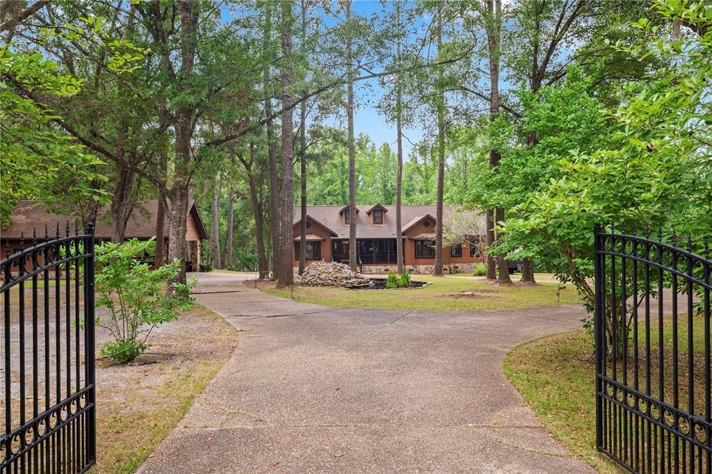 For Sale: $789,990 (3 beds, 2 baths, 2435 Square Feet)