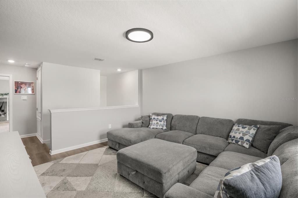 Activo con contrato: $375,000 (4 camas, 2 baños, 2600 Pies cuadrados)