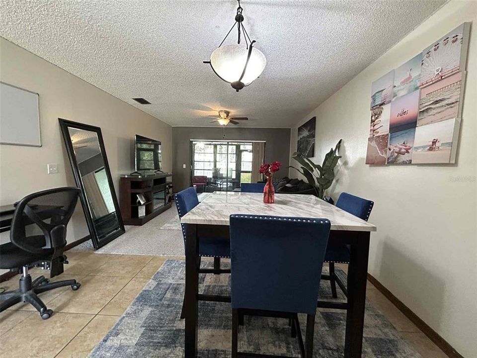 Active With Contract: $179,900 (2 beds, 1 baths, 884 Square Feet)