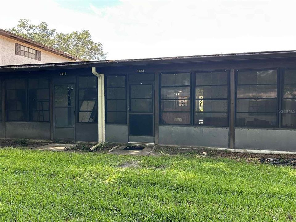Active With Contract: $179,900 (2 beds, 1 baths, 884 Square Feet)