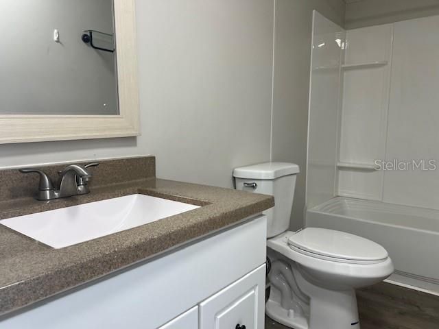 For Sale: $189,000 (2 beds, 2 baths, 924 Square Feet)