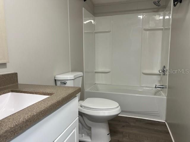 For Sale: $189,000 (2 beds, 2 baths, 924 Square Feet)