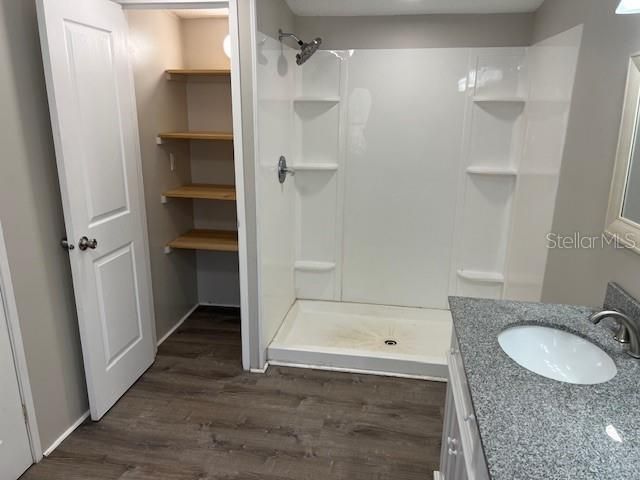 For Sale: $189,000 (2 beds, 2 baths, 924 Square Feet)