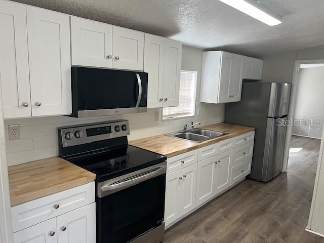 For Sale: $189,000 (2 beds, 2 baths, 924 Square Feet)