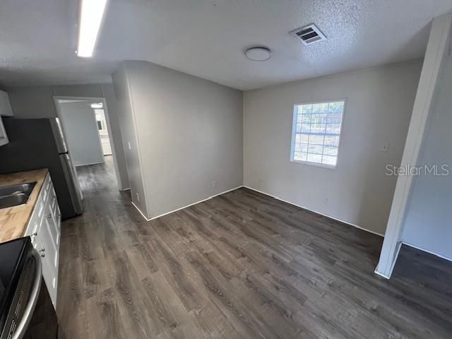For Sale: $189,000 (2 beds, 2 baths, 924 Square Feet)