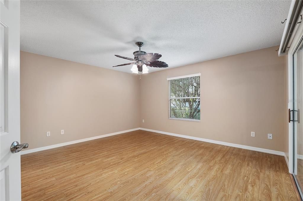 Active With Contract: $289,000 (2 beds, 2 baths, 1388 Square Feet)