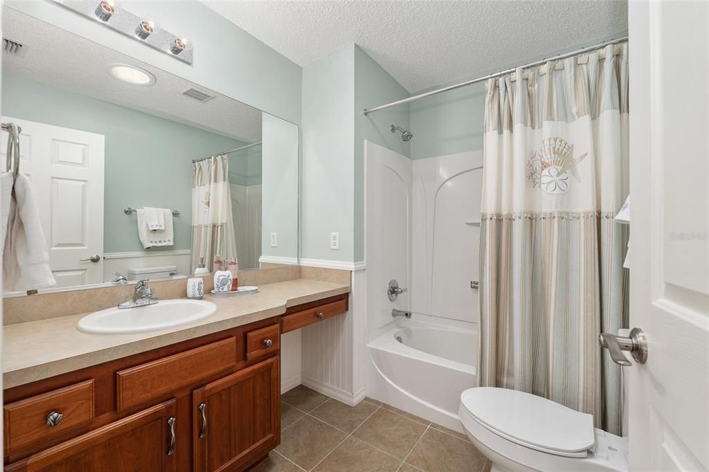 Active With Contract: $289,000 (2 beds, 2 baths, 1388 Square Feet)