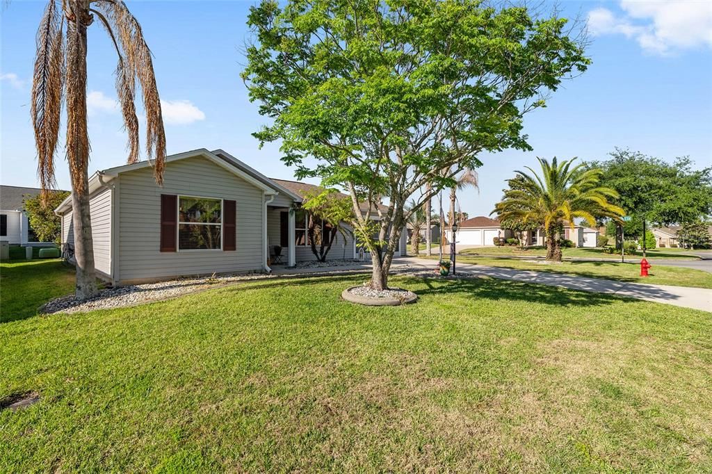 Active With Contract: $289,000 (2 beds, 2 baths, 1388 Square Feet)
