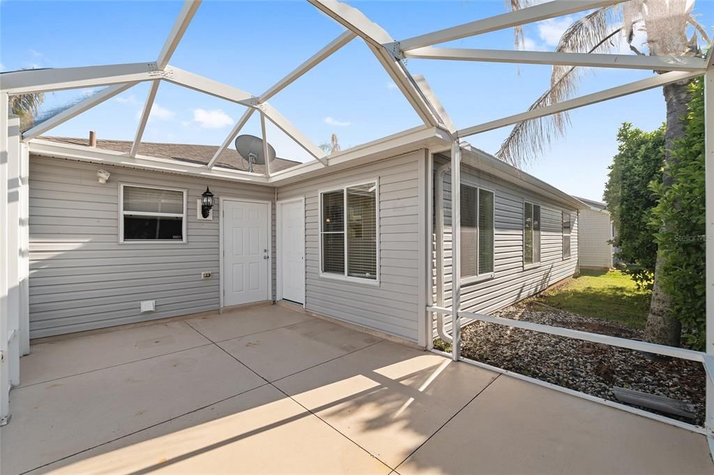 Active With Contract: $289,000 (2 beds, 2 baths, 1388 Square Feet)