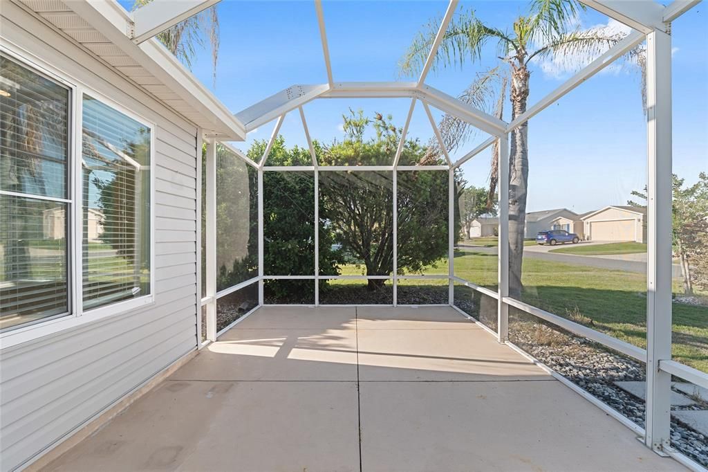 Active With Contract: $289,000 (2 beds, 2 baths, 1388 Square Feet)