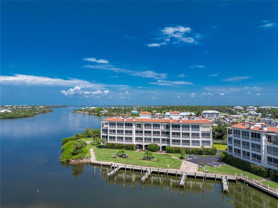 For Rent: $2,500 (2 beds, 2 baths, 1688 Square Feet)