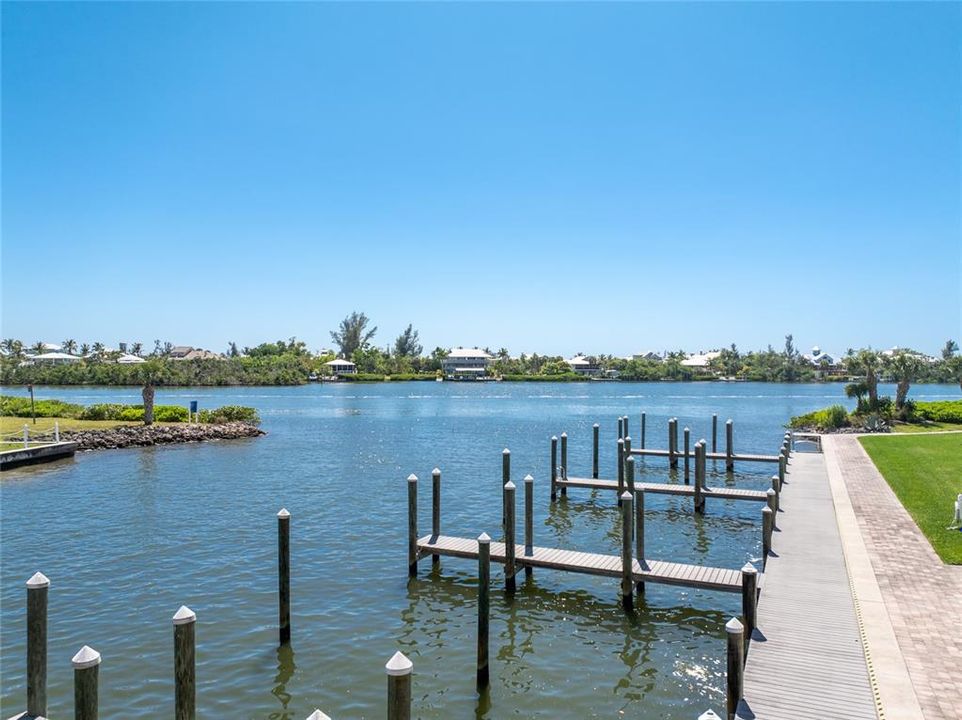 For Rent: $2,500 (2 beds, 2 baths, 1688 Square Feet)
