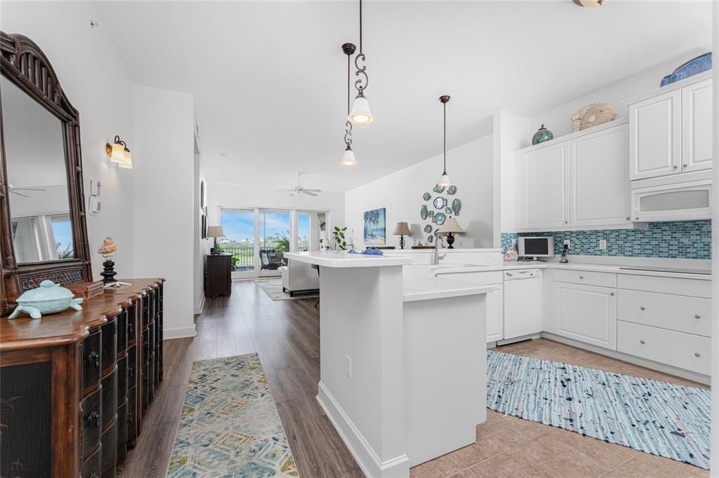 For Rent: $2,500 (2 beds, 2 baths, 1688 Square Feet)