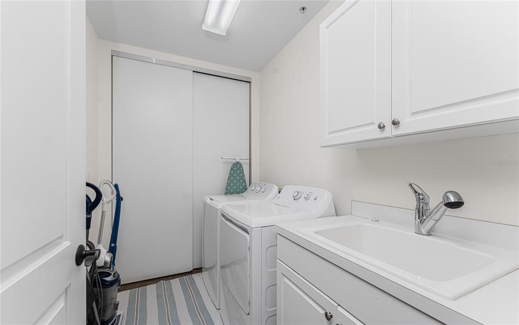 For Rent: $2,500 (2 beds, 2 baths, 1688 Square Feet)