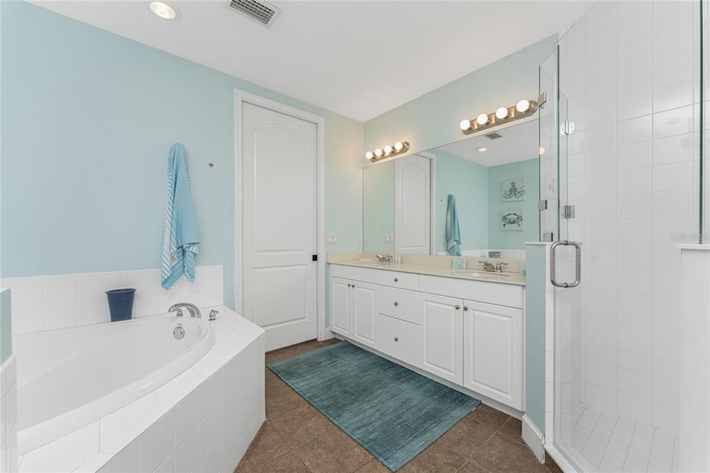 For Rent: $2,500 (2 beds, 2 baths, 1688 Square Feet)