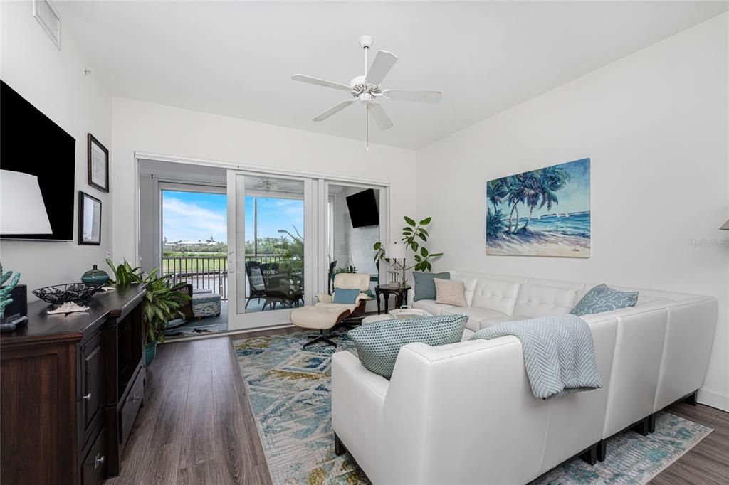For Rent: $2,500 (2 beds, 2 baths, 1688 Square Feet)
